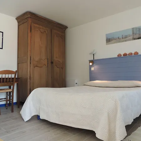 D'hotes Les Pieris גראנדקמפ-מייס