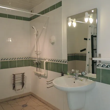 D'hotes Les Pieris לינה וארוחת בוקר 3*