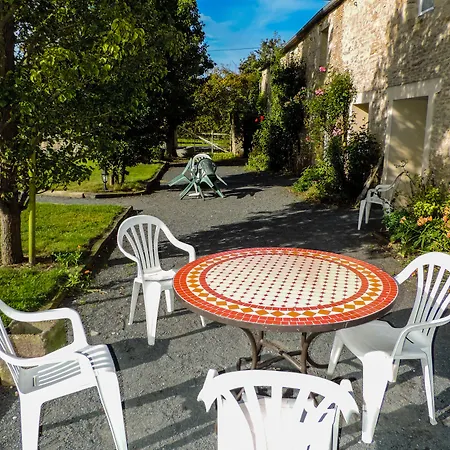 לינה וארוחת בוקר D'hotes Les Pieris גראנדקמפ-מייס