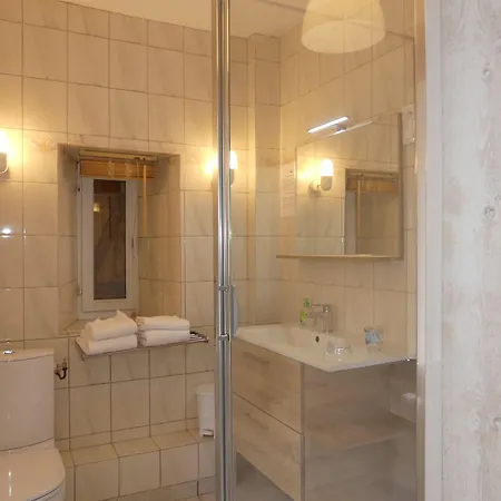 D'hotes Les Pieris 3*