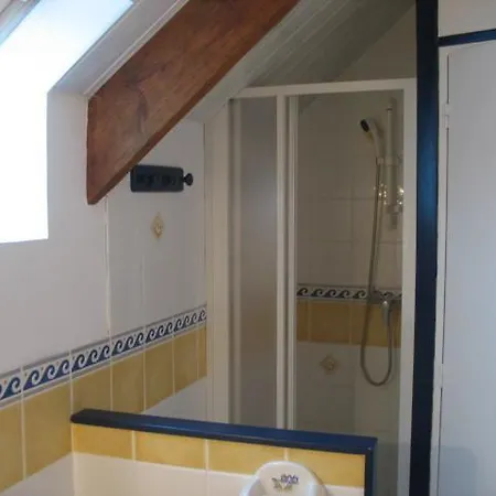 לינה וארוחת בוקר D'hotes Les Pieris גראנדקמפ-מייס