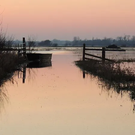 D'hotes Les Pieris לינה וארוחת בוקר גראנדקמפ-מייס