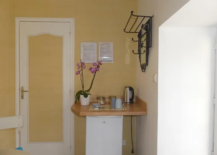 D'hotes Les Pieris Bed & Breakfast 3*